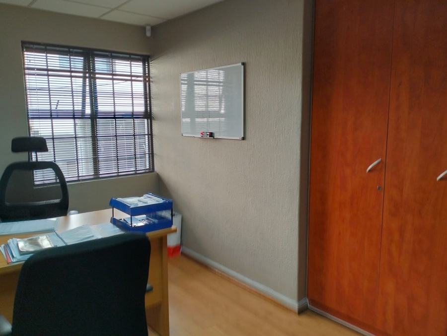 Commercial Property for Sale in Rosenpark Western Cape
